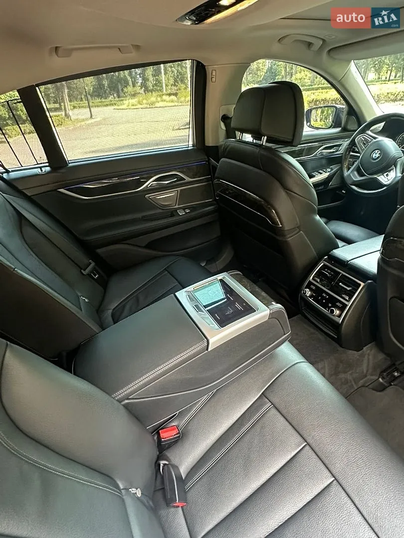 2017 BMW 7er - мініатюра 17