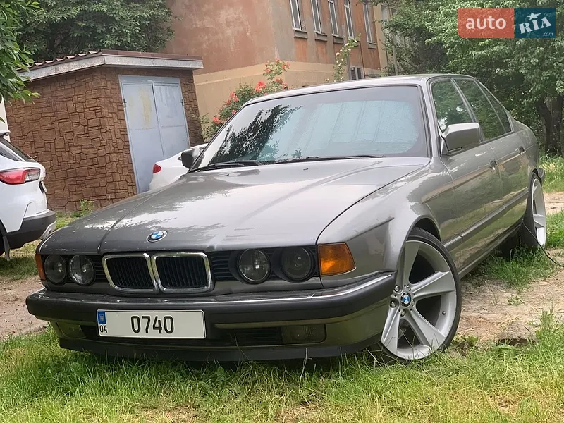 BMW 7 Series 1993