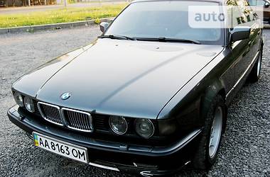 Седан BMW 7 Series 1988 в Золочеве