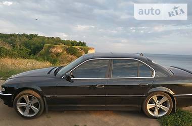 Седан BMW 740 2000 в Олександрії