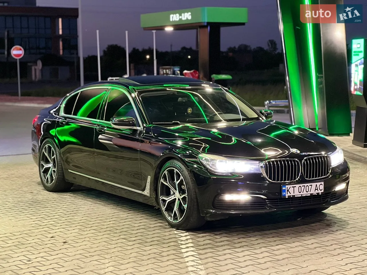 2016 BMW 7er - мініатюра 16