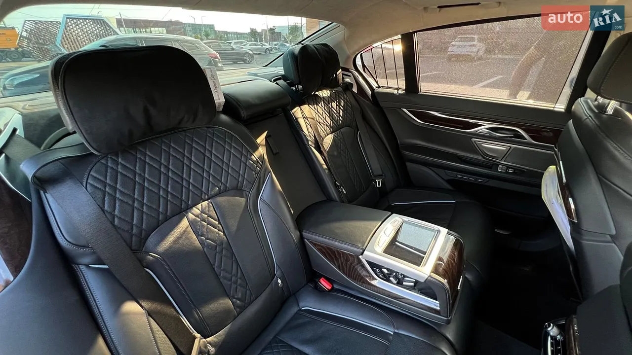 2020 BMW 7er - мініатюра 26