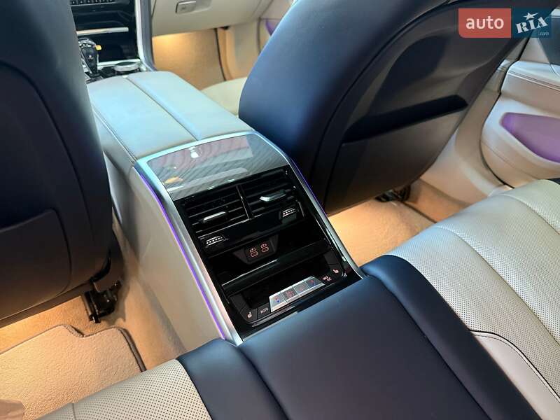 Купе BMW 8 Series Gran Coupe 2020 в Києві фото 26 Купе BMW 8 Series Gran Coupe 2020 в Києві