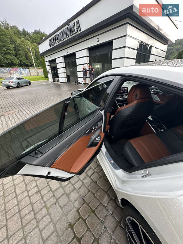 Купе BMW 8 Series 2023 в Львові
