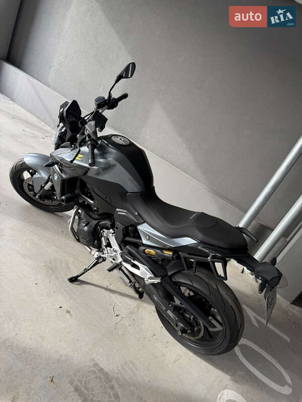 Мотоцикл Без обтекателей (Naked bike) BMW F 900R 2023 в Киеве фото 5 Мотоцикл Без обтекателей (Naked bike) BMW F 900R 2023 в Киеве