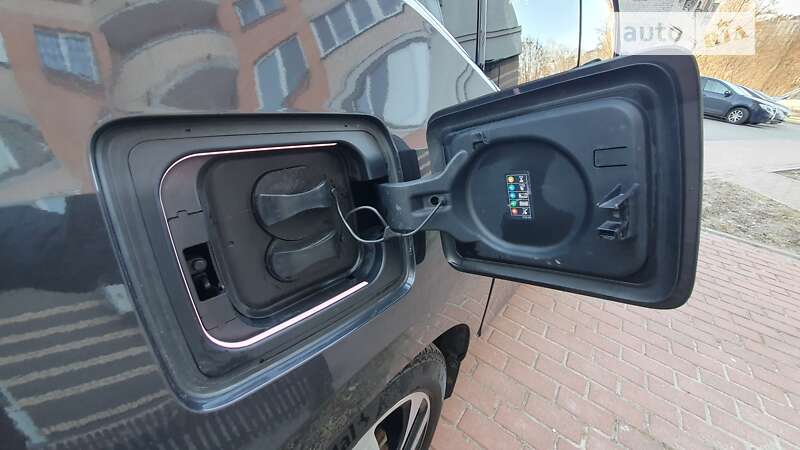 Хэтчбек BMW I3 2015 в Киеве