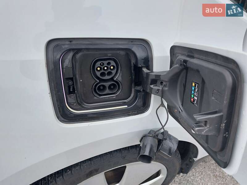 Хэтчбек BMW I3 2015 в Киеве