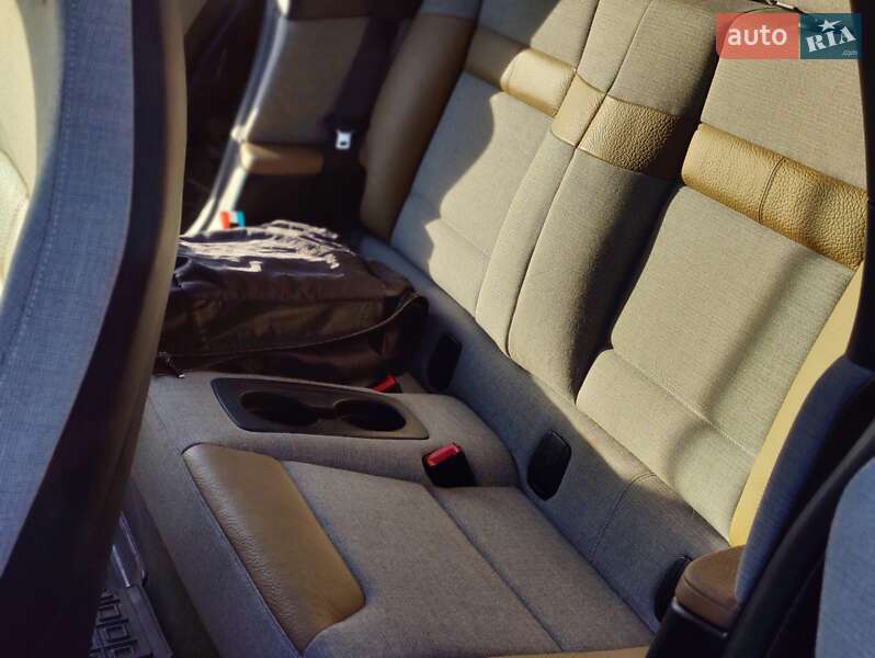 Хэтчбек BMW I3 2015 в Кривом Роге