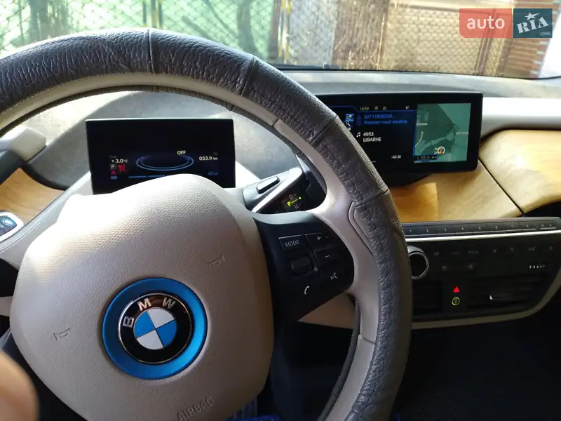 Хетчбек BMW I3 2015 в 
