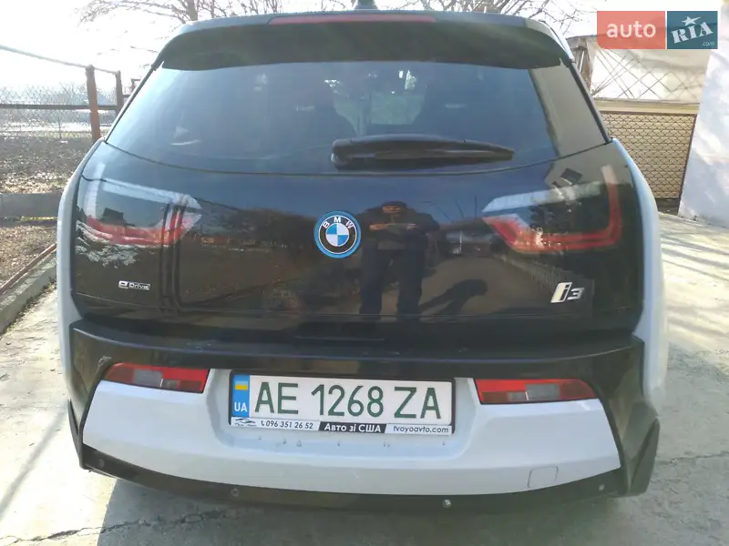 Хетчбек BMW I3 2015 в 