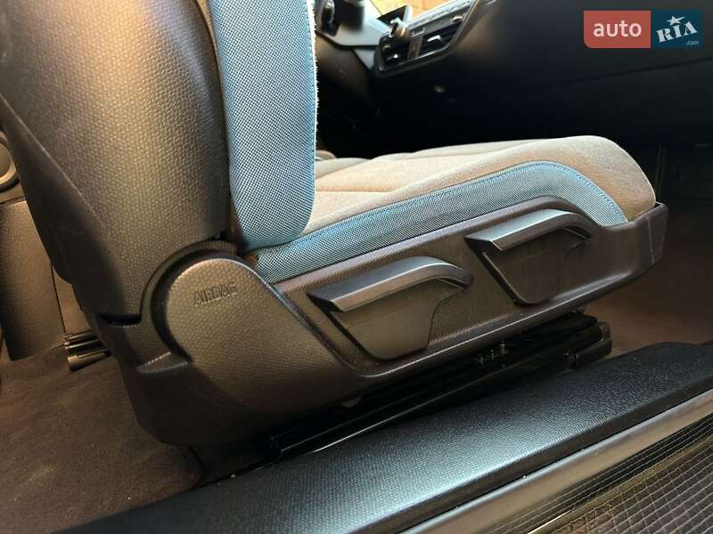 Хэтчбек BMW I3 2017 в Софиевской Борщаговке фото 16 Хэтчбек BMW I3 2017 в Софиевской Борщаговке