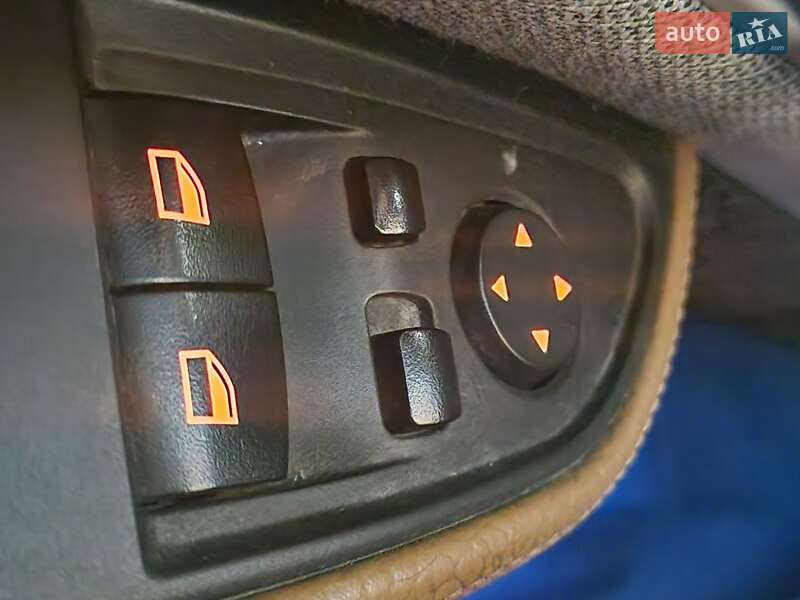 Хетчбек BMW I3 2015 в Кропивницькому фото 35 Хетчбек BMW I3 2015 в Кропивницькому