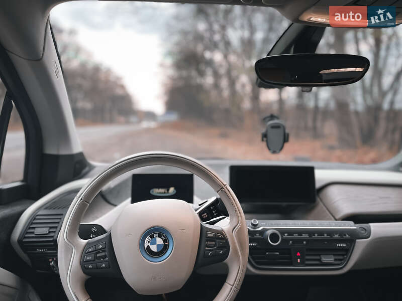 Хэтчбек BMW I3 2016 в Лапаевке