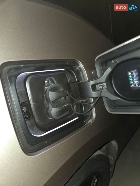 Хетчбек BMW I3 2015 в Дніпрі