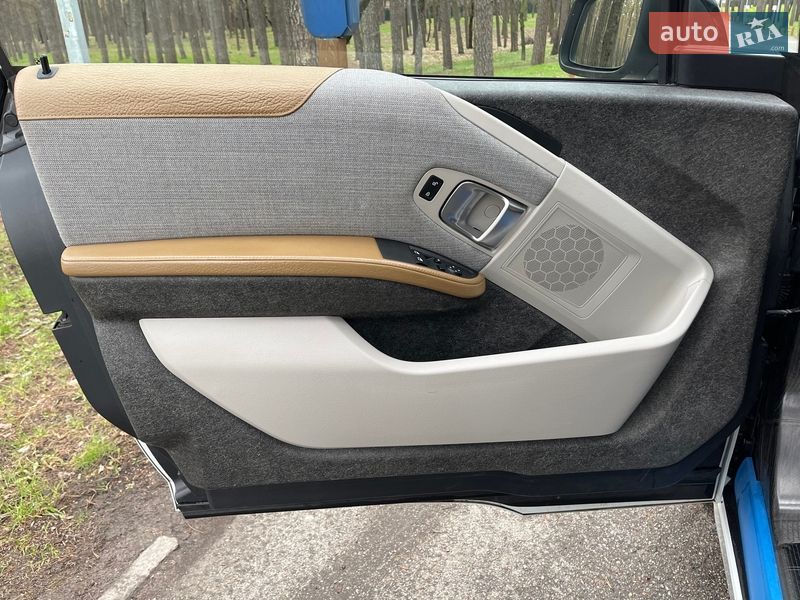 Хэтчбек BMW I3 2016 в Киеве