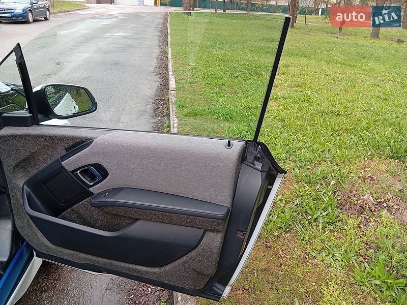 Хэтчбек BMW I3 2015 в Горишних Плавнях