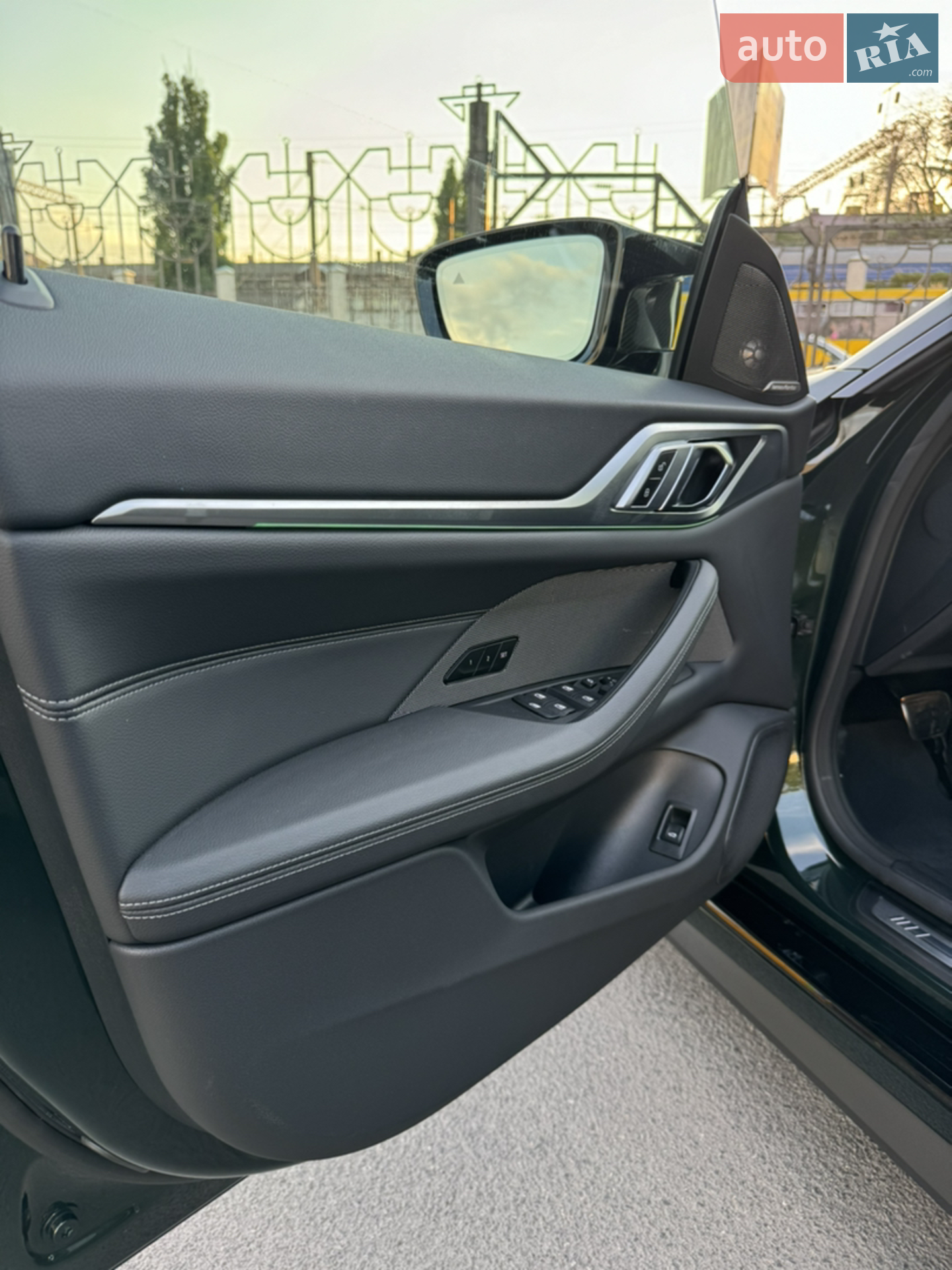 2023 BMW i4 - мініатюра 23