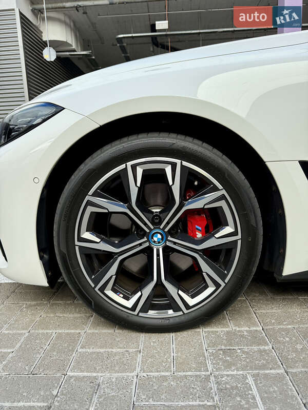Купе BMW i4 2023 в Киеве фото 10 Купе BMW i4 2023 в Киеве