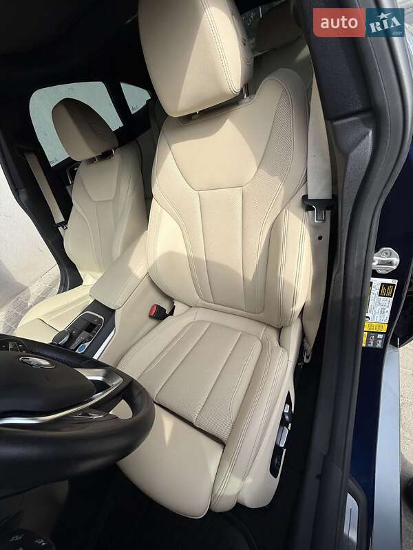 Купе BMW i4 2022 в Львове