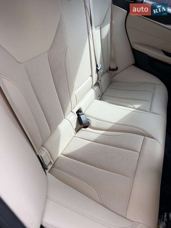 Купе BMW i4 2022 в Львове