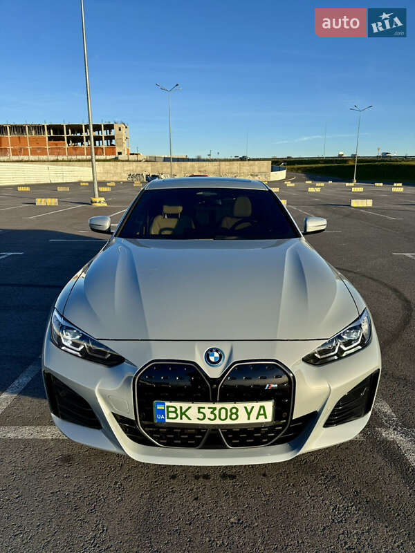 Купе BMW i4 2022 в Львове
