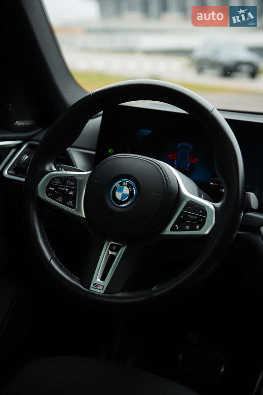 Купе BMW i4 2023 в Львові