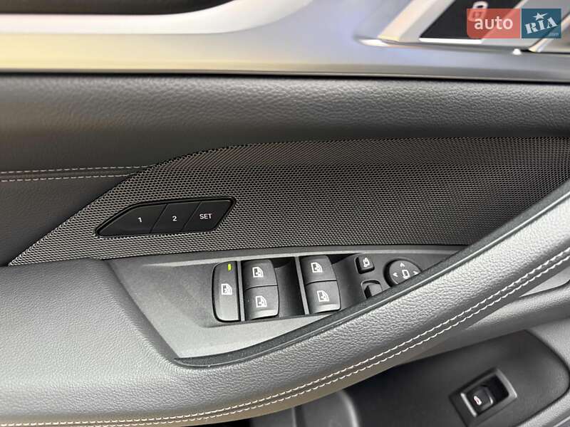 Купе BMW i4 2022 в Львове