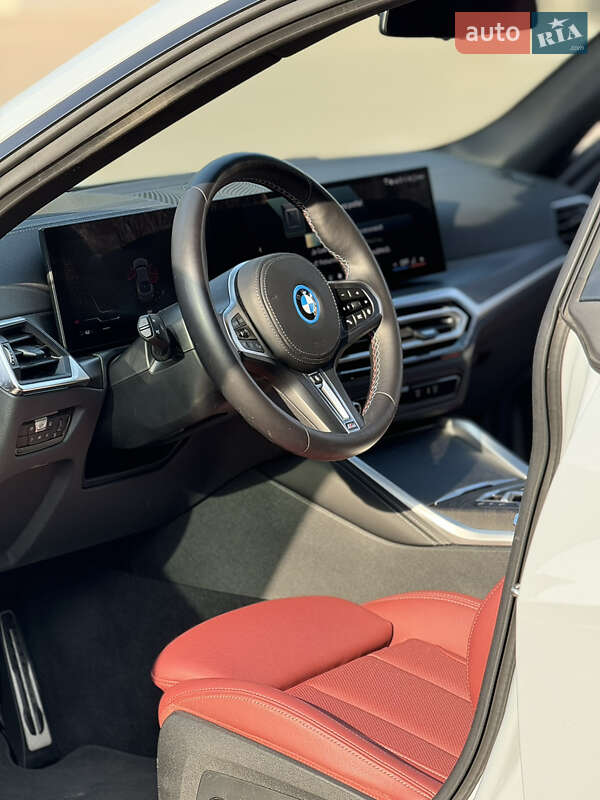 Купе BMW i4 2023 в Киеве фото 29 Купе BMW i4 2023 в Киеве