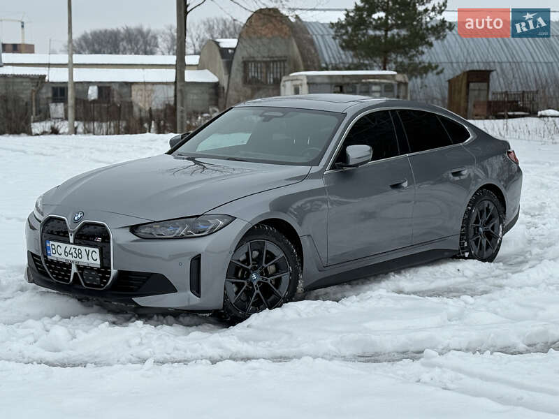 Купе BMW i4 2022 в Самборе