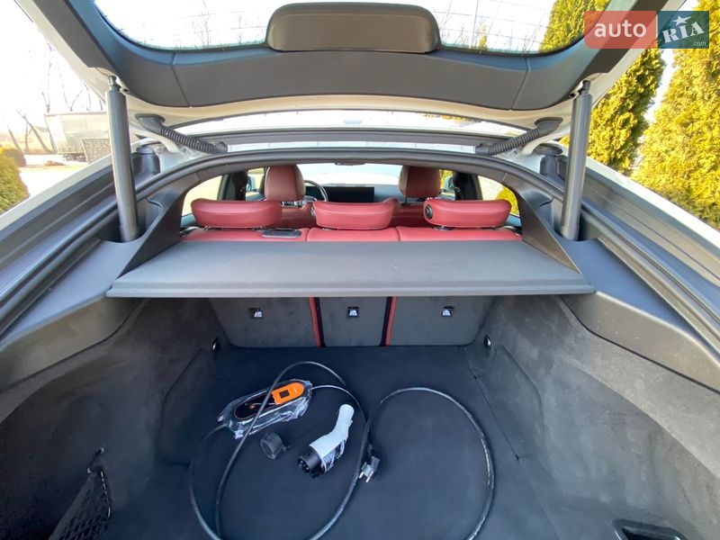 Купе BMW i4 2024 в Самборе