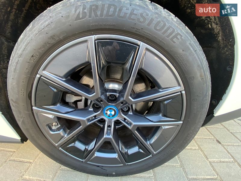 Купе BMW i4 2024 в Самборе