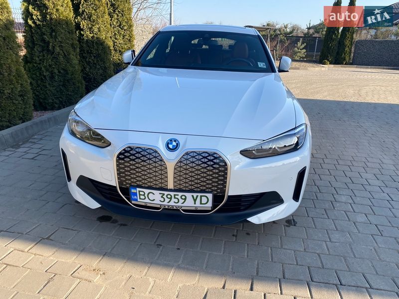Купе BMW i4 2024 в Самборе
