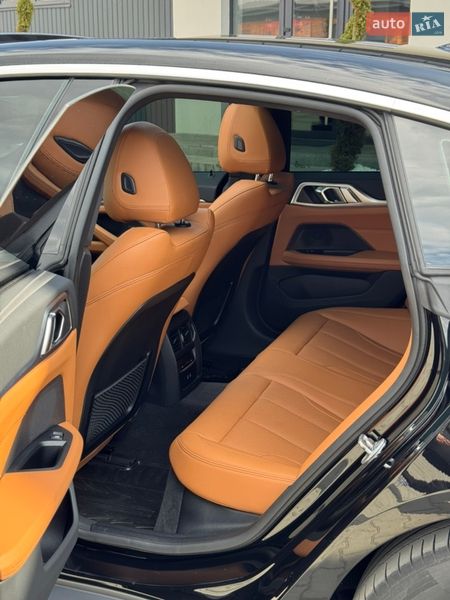 Купе BMW i4 2023 в Иршаве