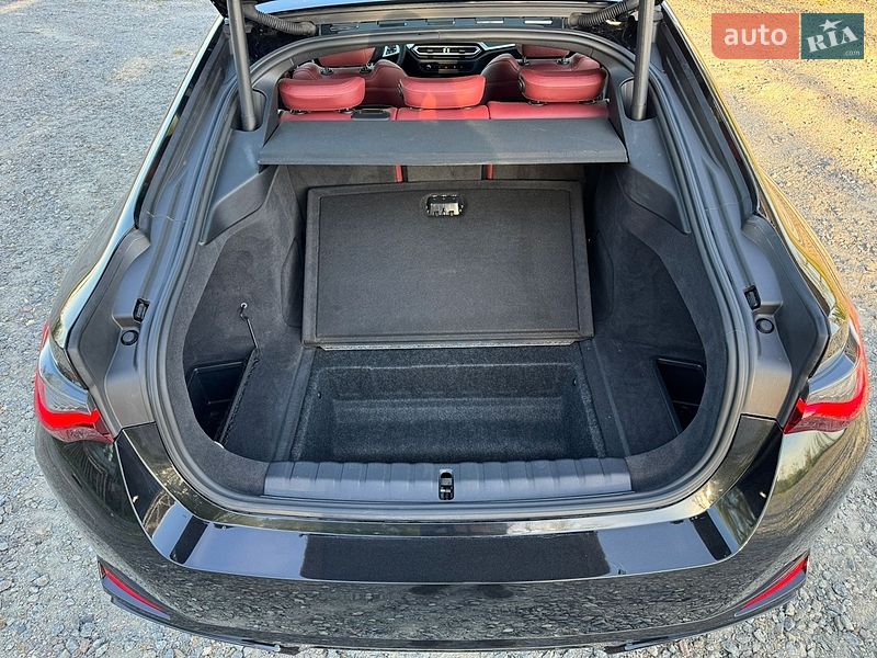 Купе BMW i4 2024 в Самборе