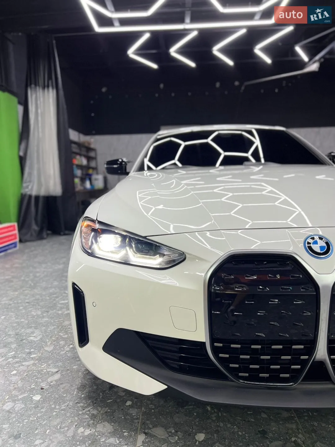 2023 BMW i4 - мініатюра 18