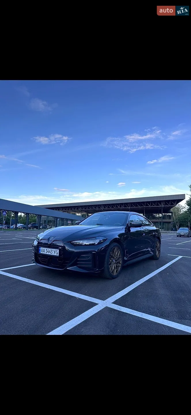 2022 BMW i4 - фото 1