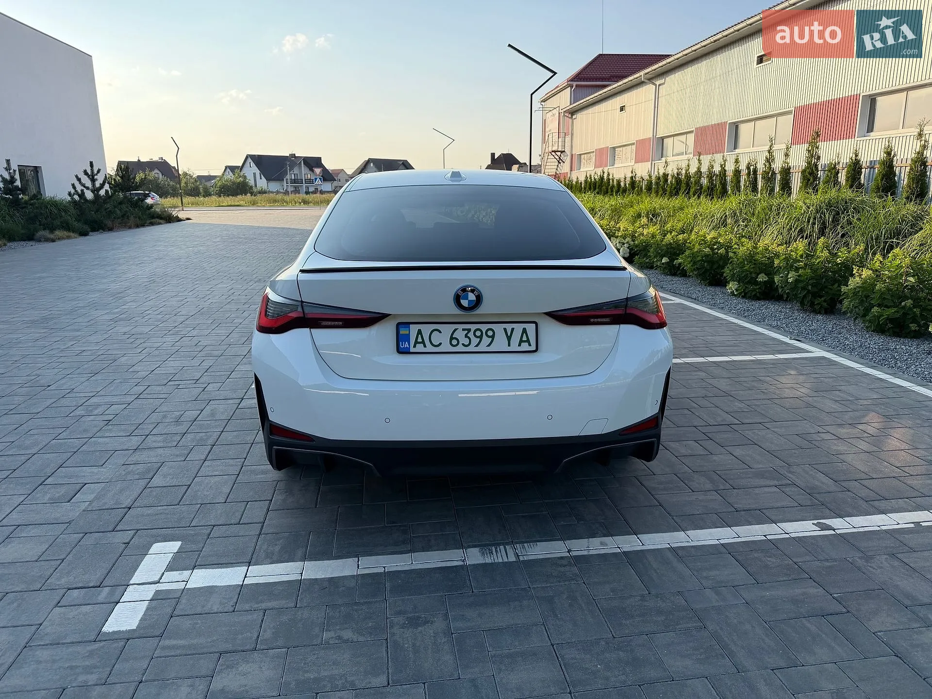 2024 BMW i4 - мініатюра 5