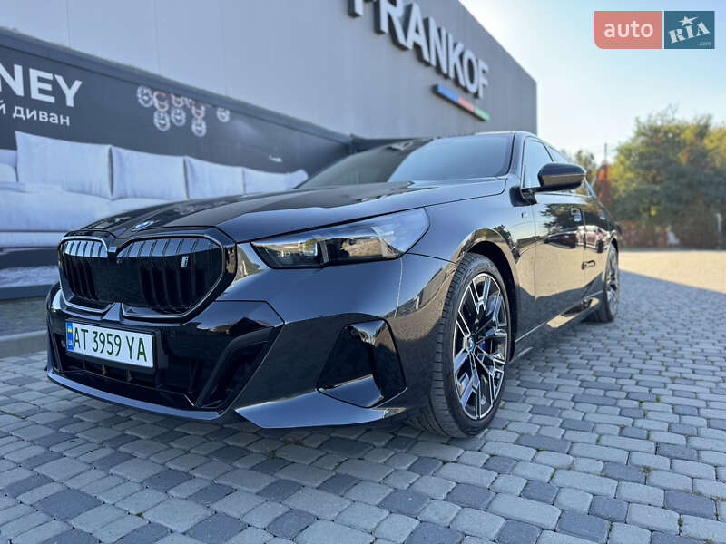 Седан BMW i5 2023 в 