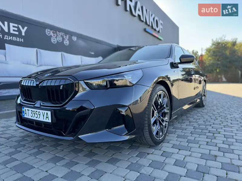 Седан BMW i5 2023 в 