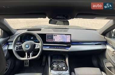 Седан BMW i5 2023 в 