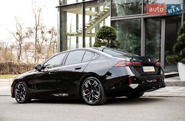 Седан BMW i5 2024 в 