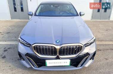 Седан BMW i5 2024 в 