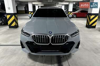 Седан BMW i5 2023 в 