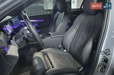 Седан BMW i5 2023 в 