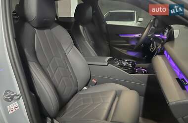 Седан BMW i5 2023 в 