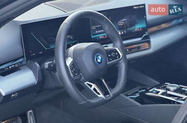 Седан BMW i5 2024 в 