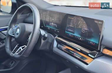 Седан BMW i5 2024 в 