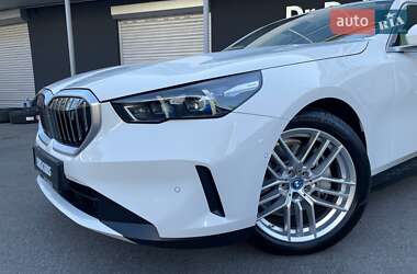 Седан BMW i5 2024 в 