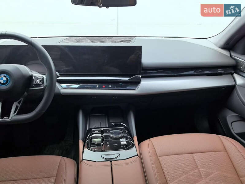 Седан BMW i5 2024 в Днепре