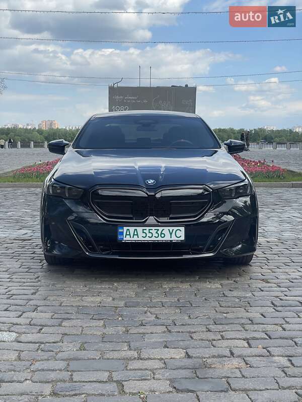 Седан BMW i5 2023 в Києві